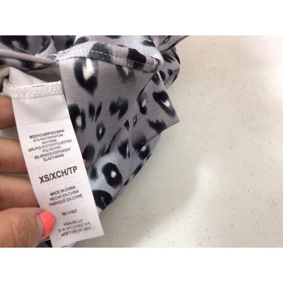 Gaiam Athletic Leopard Top Womens XS New - Picture 6 of 7
